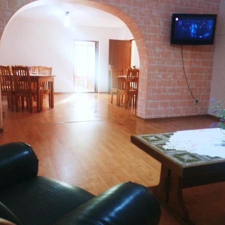 Bianca House Hotel Buşteni Buitenkant foto