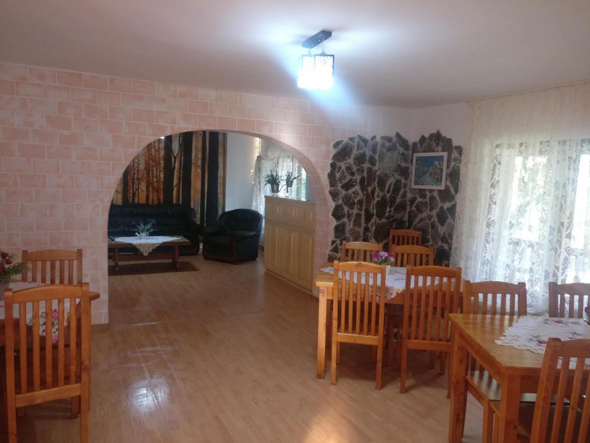 Bianca House Hotel Buşteni Buitenkant foto