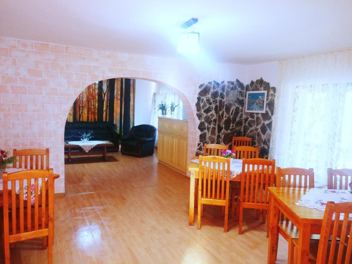 Bianca House Hotel Buşteni Buitenkant foto
