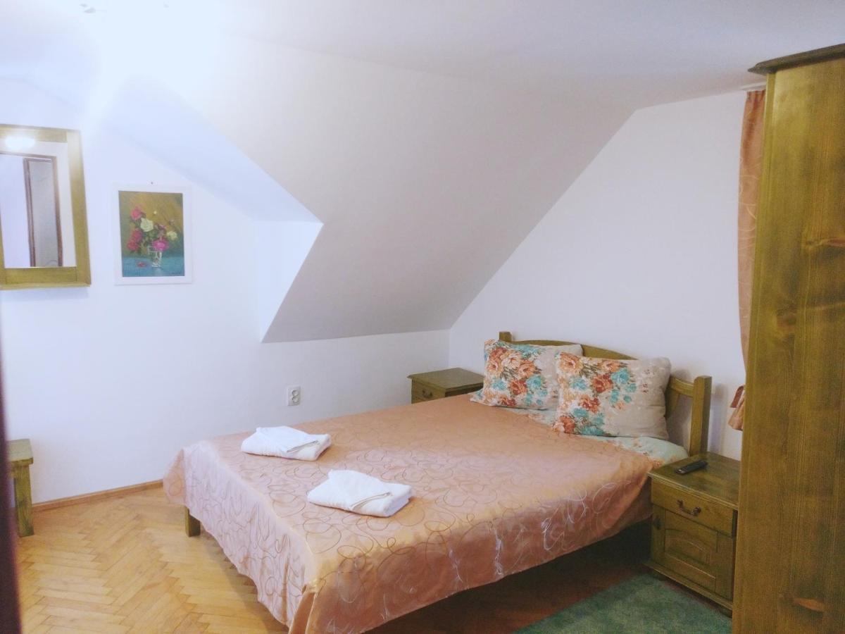 Bianca House Hotel Buşteni Buitenkant foto