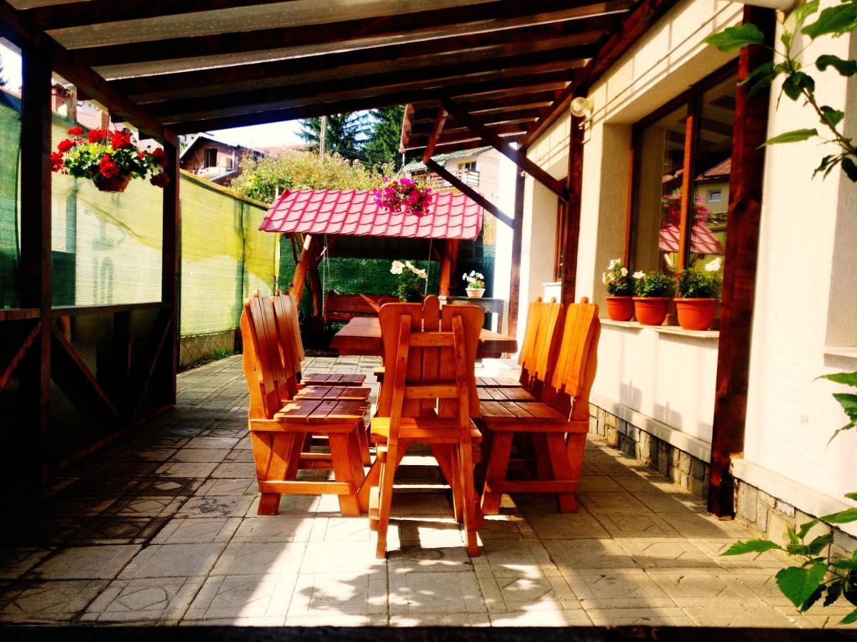 Bianca House Hotel Buşteni Buitenkant foto